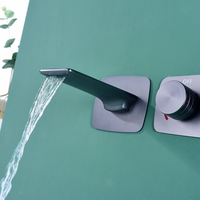 Nouveau design italien de forme ovale pistolet en métal mural encastré baignoire robinet de douche et mélangeur avec robinet de cascade
