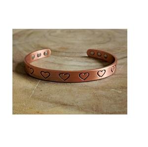 Brazalete Magnético de Cobre con Patrón de Corazón de Calidad Premium, Terapia Energética, Ajustable para Uso Diario, Disponible para la Venta - Product Image 1