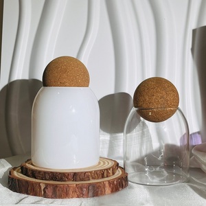 Di alta qualità chiaro borosilicato all'ingrosso 150ml 250ml 500ml colore personalizzato glassa di <span class=keywords><strong>vetro</strong></span> barattoli di candela con coperchio in sughero - Product Image 1