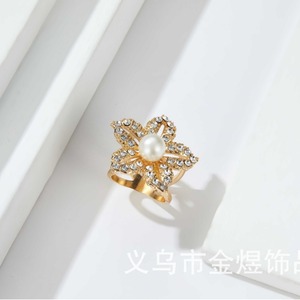 Flower Shape Pearl <b>Ring</b> With <b>Crystal</b> Inlay For Women Daily Wear Gold Tone Fashion Jewelry - Product Image 3