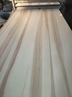 Planche de bois massif en peuplier, finement taillée, sans trace de découpe, pour meubles et décoration de studio