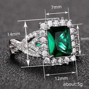 Anello Verde con Design a Croce Rettangolare per Dito Indice da Donna - Product Image 5