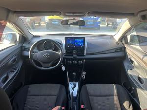 Toyota Vios 2015 1.5L 4AT Dual VVT-i 1050 kg de poids à vide, feux LED, radio AM/FM, trajets quotidiens - Product Image 5