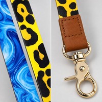 Porte-clés personnalisé en polyester avec sangle en tissu imprimé par sublimation, clip en cuir PU et crochet métallique – Vente en gros OEM pour fabricants