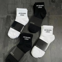Chaussettes de sport classiques de haute qualité pour hommes, absorbant la transpiration, pour la course à pied, le basketball et les activités de plein air, chaussettes épaisses, en stock