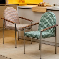 Fauteuil décontracté en fer de style Bauhaus du milieu du siècle, rembourrage doux, dossier personnalisable par un designer ; Chaise de salle à manger de luxe léger pour