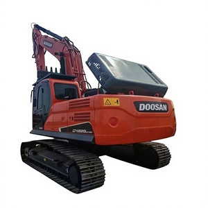 Excavadora de segunda mano Doosan DX225lc de 22.5 toneladas con diseño de retroexcavadora, 400 horas de uso, cabina árabe, motor y bomba hidráulica originales coreanos. - Product Image 1