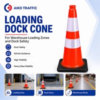 Cône de signalisation Aiko en PVC pour le contrôle du trafic en zone de chargement et la guidage des itinéraires en entrepôt avec colliers réfléchissants et base noire