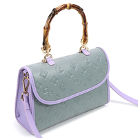 Sac à main élégant pour femme en cuir PU gaufré avec rabat et poignée style bambou pour usage quotidien