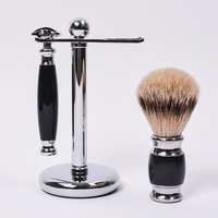 OEM Herren Rasier- und Bartpflege-Set mit Metallgriff Silvertip Dachsborsten Rasiermesser und Pinselhalter Set