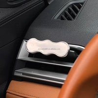 Diffuseur de parfum avec logo personnalisé Accessoires de mode déodorant Clip pour bouche d'aération de voiture Désodorisant