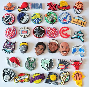 Breloques de chaussures d'équipe de <span class=keywords><strong>basketball</strong></span> en gros, décoration de chaussures, haute qualité, matériau PVC populaire, unisexe, décoratif, DIY, breloques nbaed cROC - Product Image 1