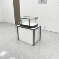 Vitrine rotative moderne en verre pour bijoux avec éclairage LED, cadre métallique, présentoir de luxe pour montres, idéal pour les centres commerciaux haut de gamme