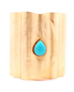 Bracelet en argent avec accent turquoise cabochon en forme de poire. Rehaussez votre style avec ce bracelet saisissant en argent 925 plaqué or jaune. - Product Image 1