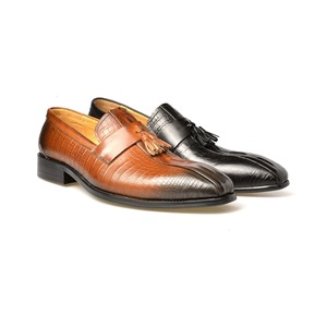 Zapatos ejecutivos de estilo italiano hechos a mano, mocasines con borlas para hombre, Marrón Habana, textura exótica genuina, piel de vaca, zapatos de vestir de oficina CEO - Product Image 4