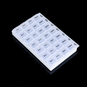 Organisateur de pilules hebdomadaire, design ouvert unique, grands compartiments, boîte à pilules en plastique bleue pour 7 jours - Product Image 3