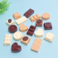 100 Pezzi/Lotto Miniature Colorate in Resina di Cioccolato, Caramelle e Dessert per Case di Bambole, Decorazioni per Telefoni e Scrapbooking