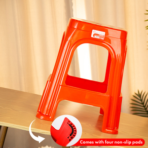 Taburete apilable de plástico rojo festivo con diseño chino de la suerte, taburete alto de PP con estructura de varillas reforzadas y almohadillas antideslizantes - Product Image 2