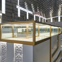 Présentoir à parfums personnalisé pour magasin, cadre de présentation au détail, vitrine en verre élégante, meuble de présentation de parfums