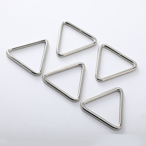 Anéis Triangulares de Metal em Liga de Zinco/Aço Inoxidável, Adequados para Cintos, Correntes e Cordas - Product Image 3