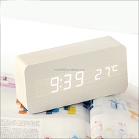 Montre numérique de voyage pour enfants, montre en bois Rectangle Led Table réveil contrôle du son avec calculatrice