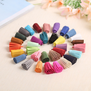 Breloque de téléphone en velours style coréen avec pompon 3 cm, accessoires de bijoux DIY, porte-clés en cuir artificiel, fabrication artisanale, origine Yiwu - Product Image 1