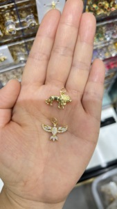 Colgante Redondo de Esmalte Colorido al por Mayor, Dije de Latón Chapado en Oro con Diseño de Abanico Radiante para Collares y Pulseras - Product Image 6