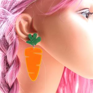 ต่างหูรูปแครอทประดับกลิตเตอร์สีส้มเขียว รุ่น ERS303HP099 ขายตรงจากโรงงาน เหมาะสำหรับเทศกาลอีสเตอร์ - Product Image 3