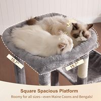Arbre à chat avec grand panier doux et lit spacieux avec espace caché, poteaux à gratter en sisal et boule suspendue