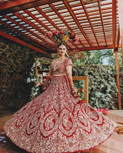 Bordado pesado con cuentas de cristal y trabajo Dabka en vestido de seda Lehenga Choli para mujer - Product Image 5