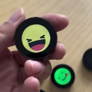 Écran d'affichage 2D AI Emotion pour sweat-shirt à manches courtes - Product Image 1