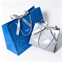 Sacs de shopping en papier kraft écologiques imprimés sur mesure avec logo laminé, sacs cadeaux de luxe pour boutiques de cosmétiques et de parfums