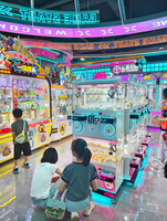 Mini machine de jeu à griffes en acier inoxydable pour 4 personnes, idéale pour les centres commerciaux intérieurs