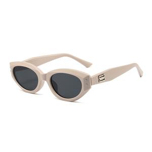 New Cat-eye U-shaped logo High-end Fashion Sun Glasses Stream Drive Uv400 Retro Small <b>Frame</b> Fashion Luxury Women Sunglasses - Product Image 4
