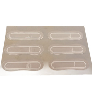 Prothèses auriculaires elfiques sur mesure transparentes, taille et épaisseur personnalisables, avec structure à quille pour un confort non invasif - Product Image 4
