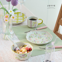 JOYYE-Vaisselle de Tulipes Violettes Peintes à la Main, Élégance Rêveuse, avec Formes Biologiques, Assiette à Fleurs, Mug, Bol, Vaisselle