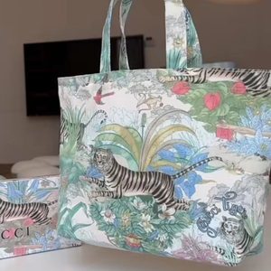 Bolsa de Compras de Lona Reciclable con Diseño de Tigre de la Selva, Ecológica, para Regalos o Velas Artesanales - Product Image 1