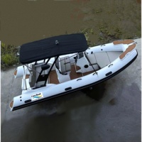 Fabricant de Qingdao, bateau pneumatique rigide de luxe, 17-27 pieds, coque en fibre de verre, RIB certifié CE, à vendre