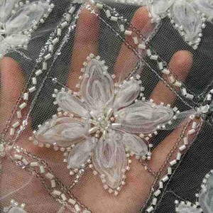 בד שיפון סרוג רקום עם פסים ישרים, פאייטים, חרוזים וסרט, דוגמת רשת חדשה, 100% אקריליק, אביזרים - Product Image 2