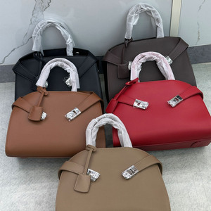 Sac à main de luxe léger haut de gamme pour femme, grande capacité, bandoulière, fermeture éclair, style urbain simple, best-seller transfrontalier - Product Image 3