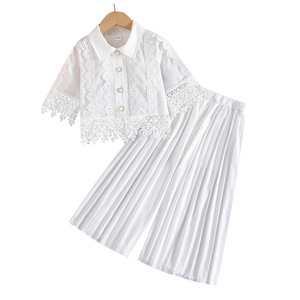 Abbigliamento Estivo per <span class=keywords><strong>Bambina</strong></span> 2026, Completo Boutique all'Ingrosso, Camicia Bianca in Pizzo con <span class=keywords><strong>Pantaloni</strong></span> a Gamba Larga Plissettati, Set 2 Pezzi - Product Image 5