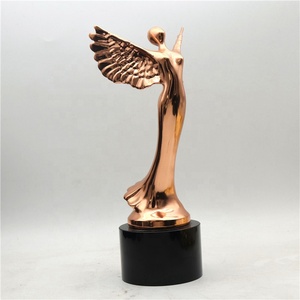 Trophée en cristal d'ailes d'ange en métal or argent cuivre créatif en gros Figurine d'ange en cristal Souvenirs de récompense - Product Image 6