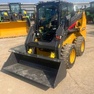 Cargadora Compacta de Dirección Deslizante de la Mejor Marca China XC7-SR07B, la Más Vendida, de Alto Rendimiento para Construcción, con Control Piloto - Product Image 3