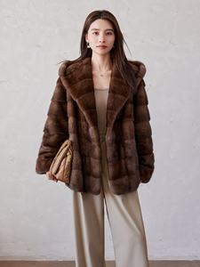 Lussuoso ed Elegante <span class=keywords><strong>Cappotto</strong></span> <span class=keywords><strong>di</strong></span> <span class=keywords><strong>Visone</strong></span> Importato <span class=keywords><strong>di</strong></span> Alta Gamma <span class=keywords><strong>con</strong></span> <span class=keywords><strong>Cappuccio</strong></span>, Lungo in Pelle <span class=keywords><strong>di</strong></span> <span class=keywords><strong>Visone</strong></span> Marrone Intera <span class=keywords><strong>con</strong></span> Cintura, <span class=keywords><strong>Cappotto</strong></span> <span class=keywords><strong>di</strong></span> <span class=keywords><strong>Visone</strong></span> da Donna - Product Image 2