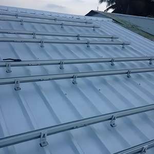 Système de montage de panneaux solaires photovoltaïques pour toiture métallique, <span class=keywords><strong>crochet</strong></span> pour toiture en tôle d'aluminium, support en I, rail de montage en acier inoxydable - Product Image 1