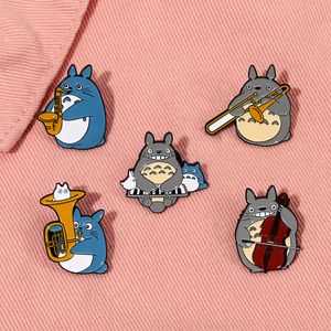 Broches personnalisées en émail pour saxophone, violoncelle, trompette, piano, Totoro, orchestre, épingles à revers, badges de dessin animé, cadeau musical amusant pour enfants et amis - Product Image 5