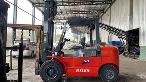 Xe nâng DIESEL Heli 5 tấn mới với chức năng thay đổi bên có thể tùy chỉnh chiều cao nâng (3M-6m) thương hiệu nổi tiếng - Product Image 2