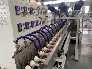 Pvc 나선형 물 파이프 제조 기계 Pvc 나선형 강철 와이어 강화 흡입 호스 생산 라인 - Product Image 4