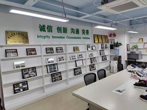 2023 <span class=keywords><strong>scarpe</strong></span> da scuola per ragazza tomaia in PU nero con motivo a fiocco suola nera <span class=keywords><strong>scarpe</strong></span> da iniezione cinturino con fibbia nera - Product Image 5