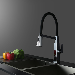 Rubinetto da <span class=keywords><strong>cucina</strong></span> montato sul ponte corpo cromato tubo <span class=keywords><strong>nero</strong></span> flessibile Pull Down spruzzatore <span class=keywords><strong>miscelatore</strong></span> da <span class=keywords><strong>cucina</strong></span> rubinetto lavello rubinetto dell'acqua - Product Image 2